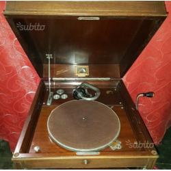 Antico Grammofono "La voce del padrone" del 1920'