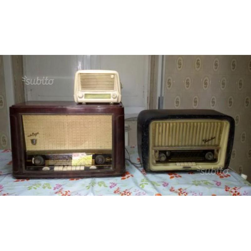 3 antiche radio,
