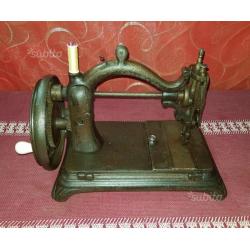 Antica macchina da cucire americana del 1860