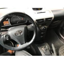 Toyota iq automatica
